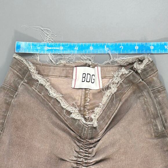 Urban Outfitters BDG Ruched Dip Waist V Flare Jeans Tam - Picture 8 of 10